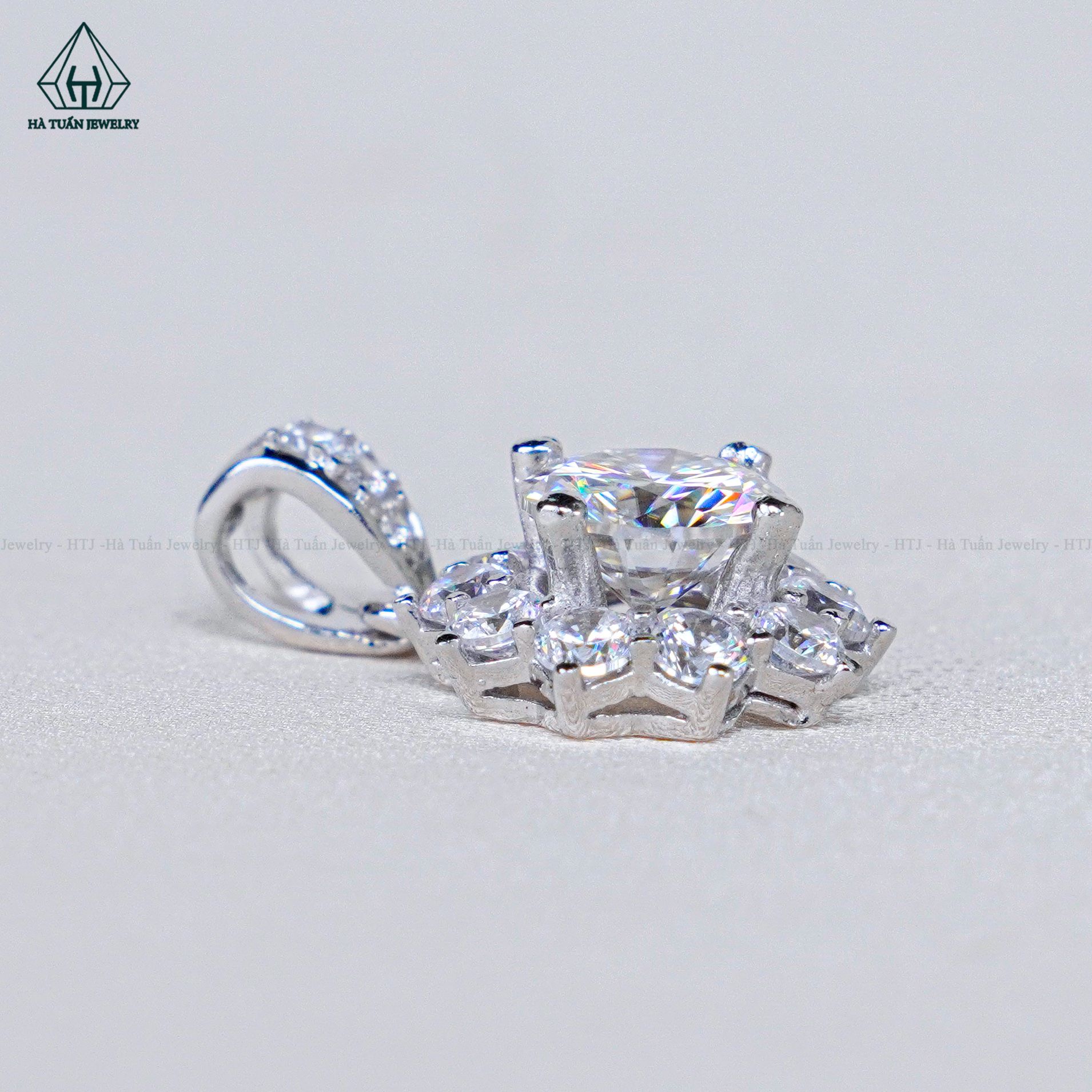 PX239 6.5mm Mặt dây chuyền hoa đá