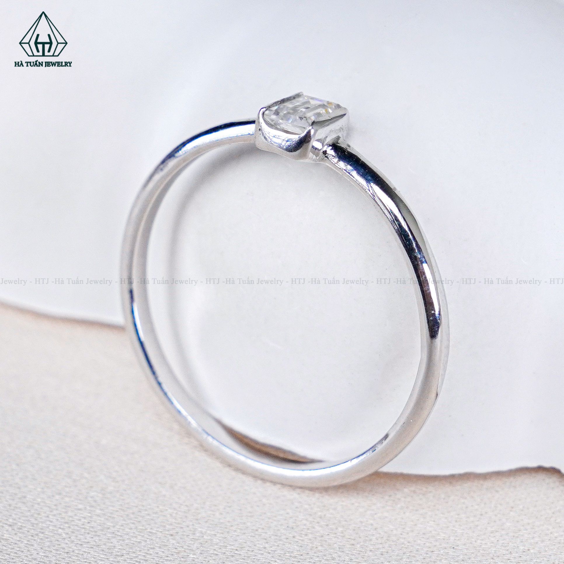 R965 Nhẫn nữ trơn