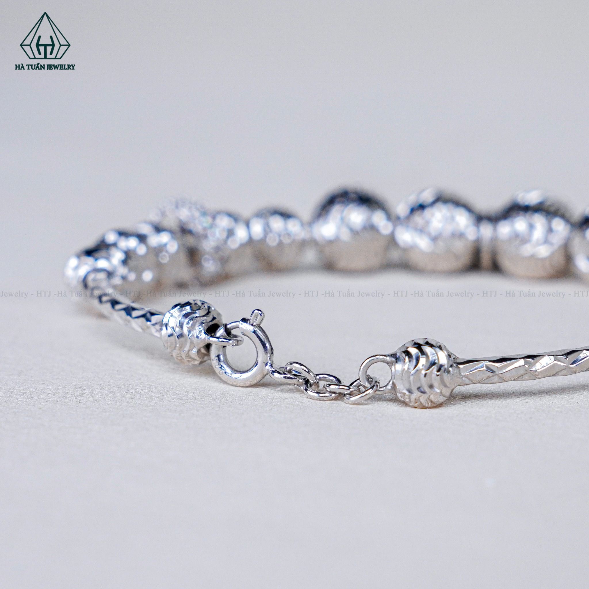 B942 Lắc tay bi charm ổ khoá