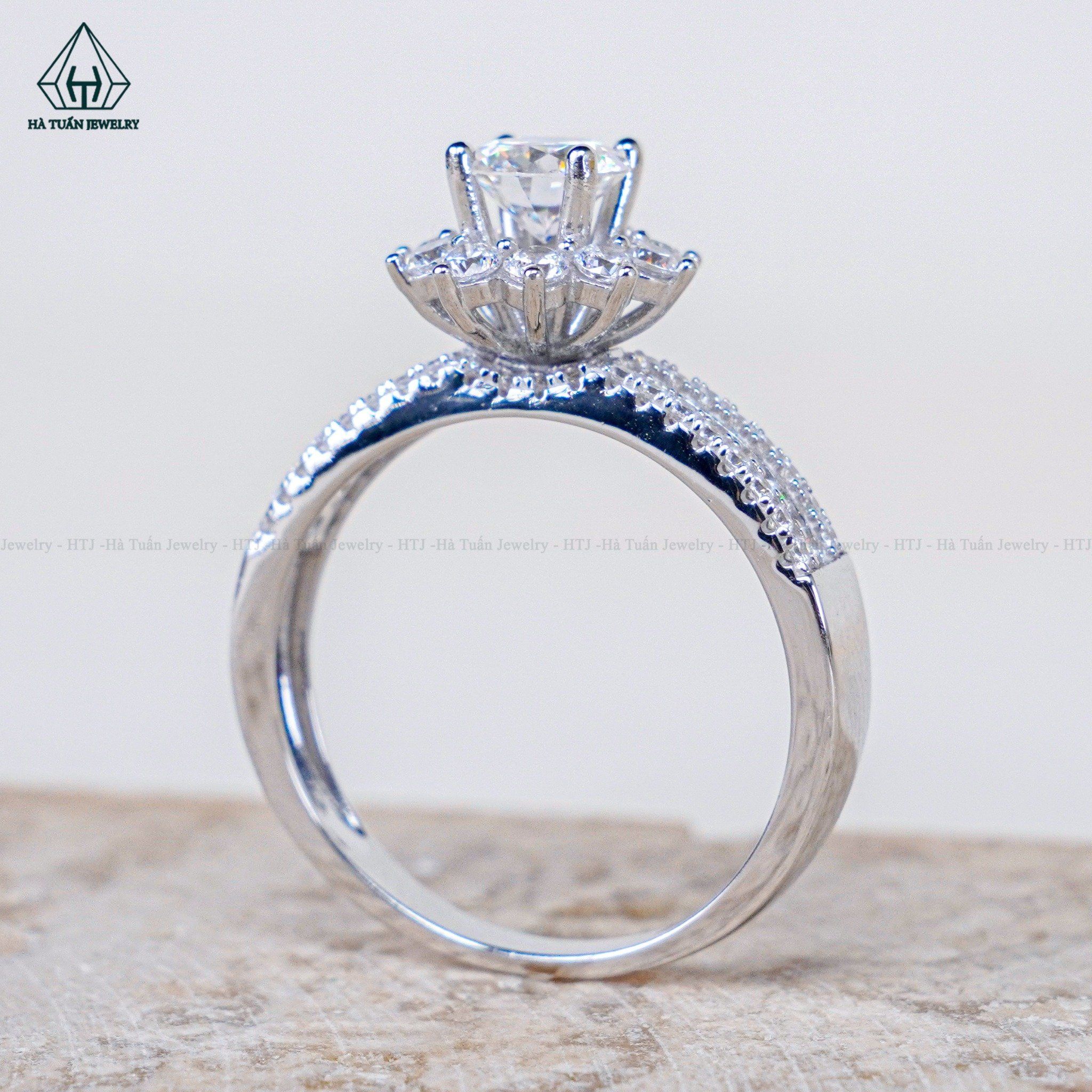 RX528 5.4mm Nhẫn nữ hoa đá 10 cánh