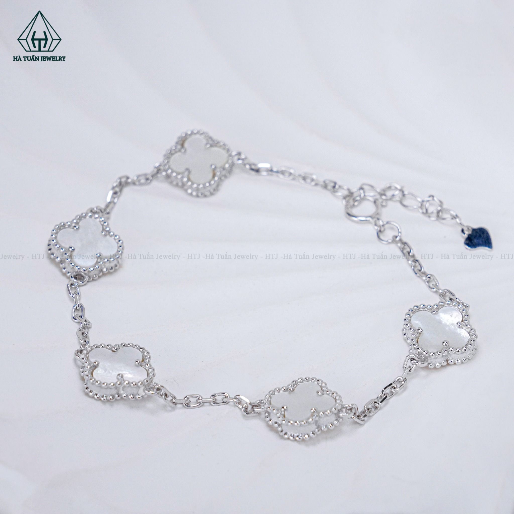 B869 Lắc tay van đá trắng