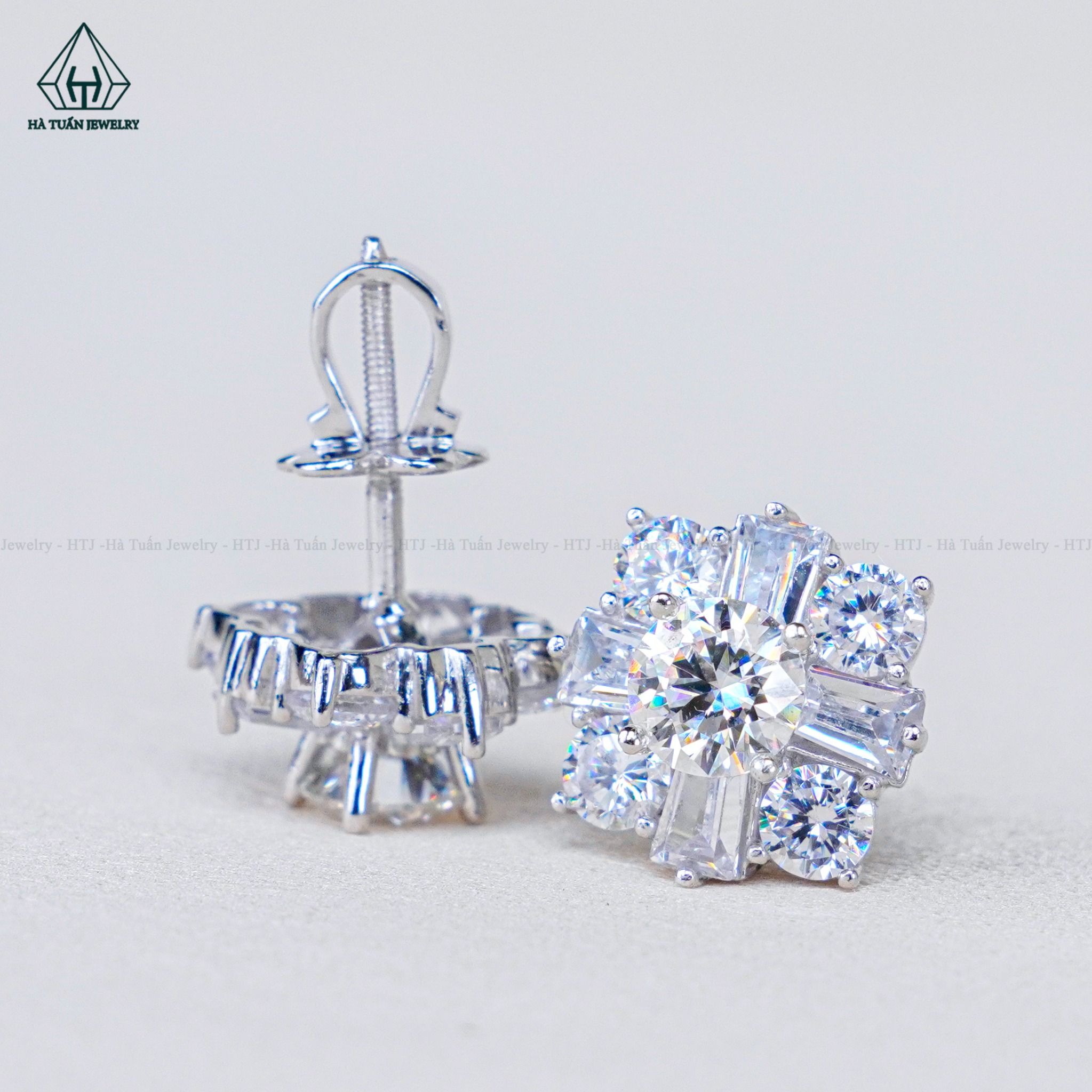 EX294 5mm Bông tai cánh nhọn phối baguette