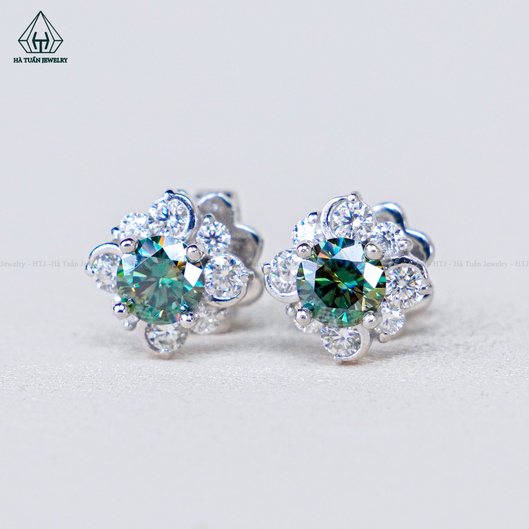 EX460 Bông tai chủ MOIS 4mm xanh (không mã cạnh)