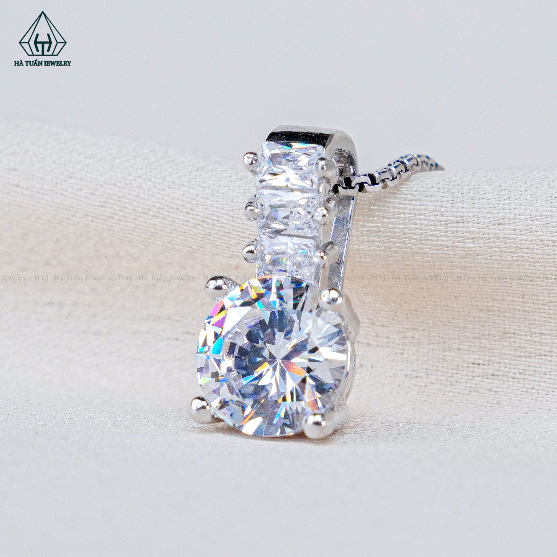 PX246 7.5mm Mặt dây chuyền thanh đá baguette