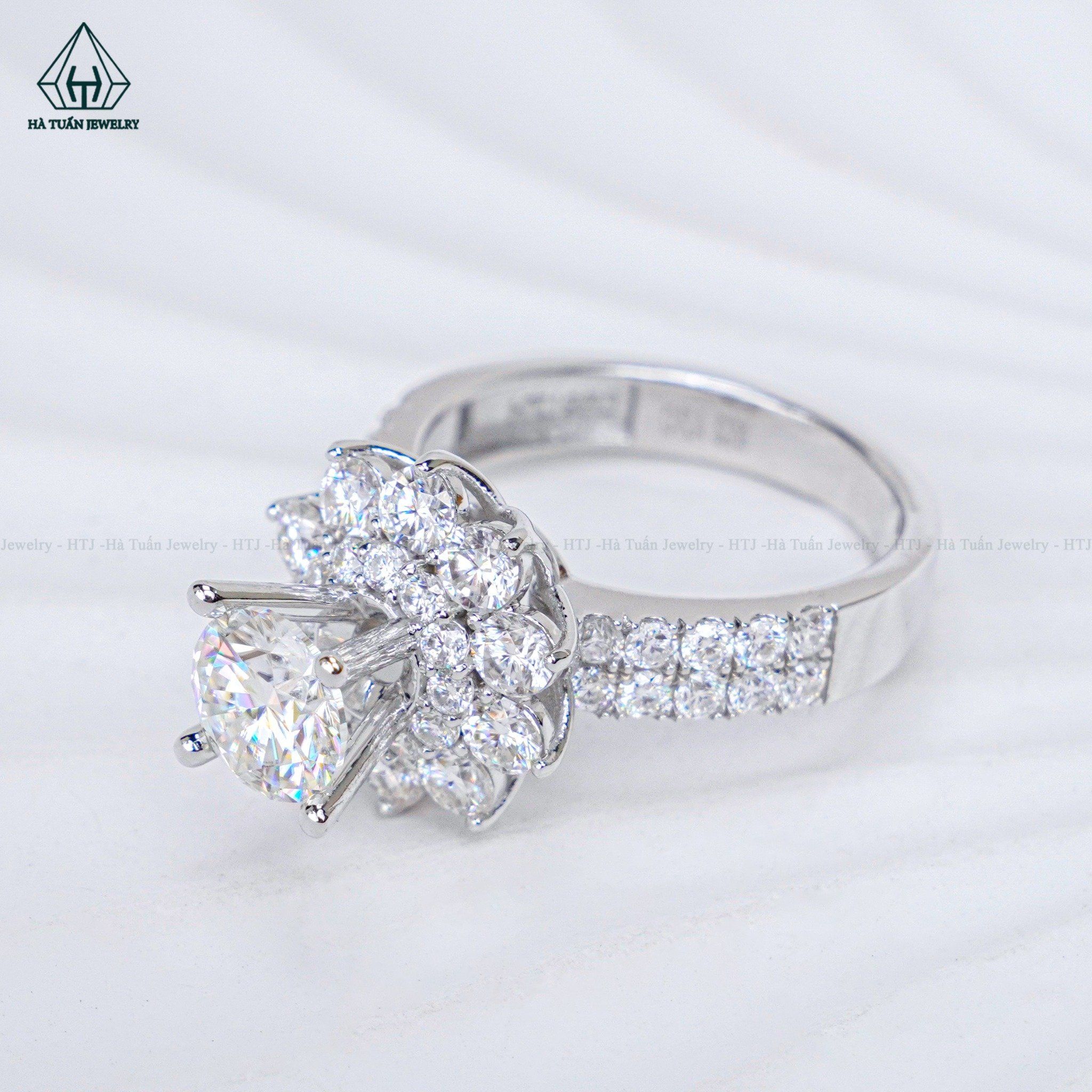 RX536 6.3mm Nhẫn nữ FULL MOIS hoa đá