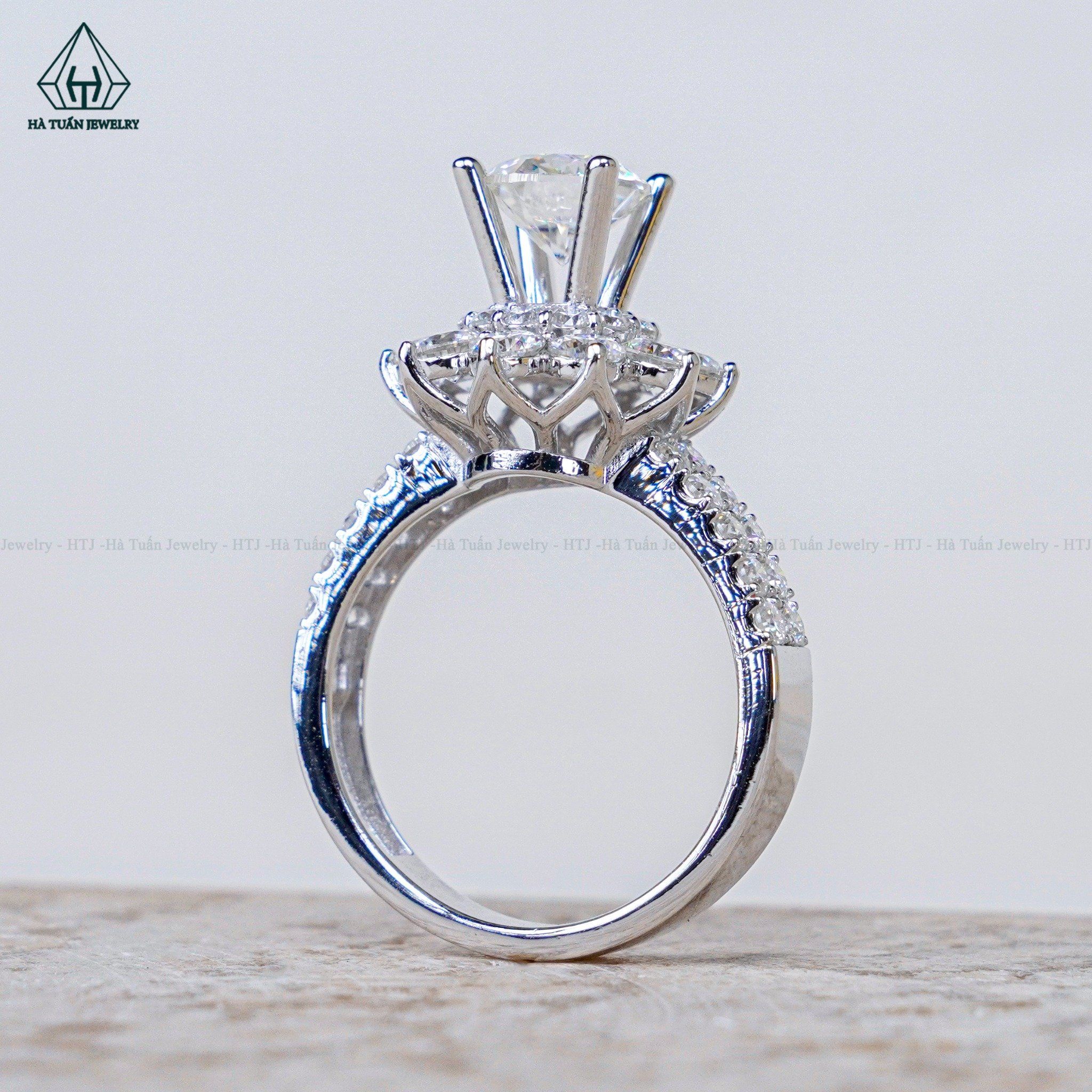 RX536 6.3mm Nhẫn nữ FULL MOIS hoa đá