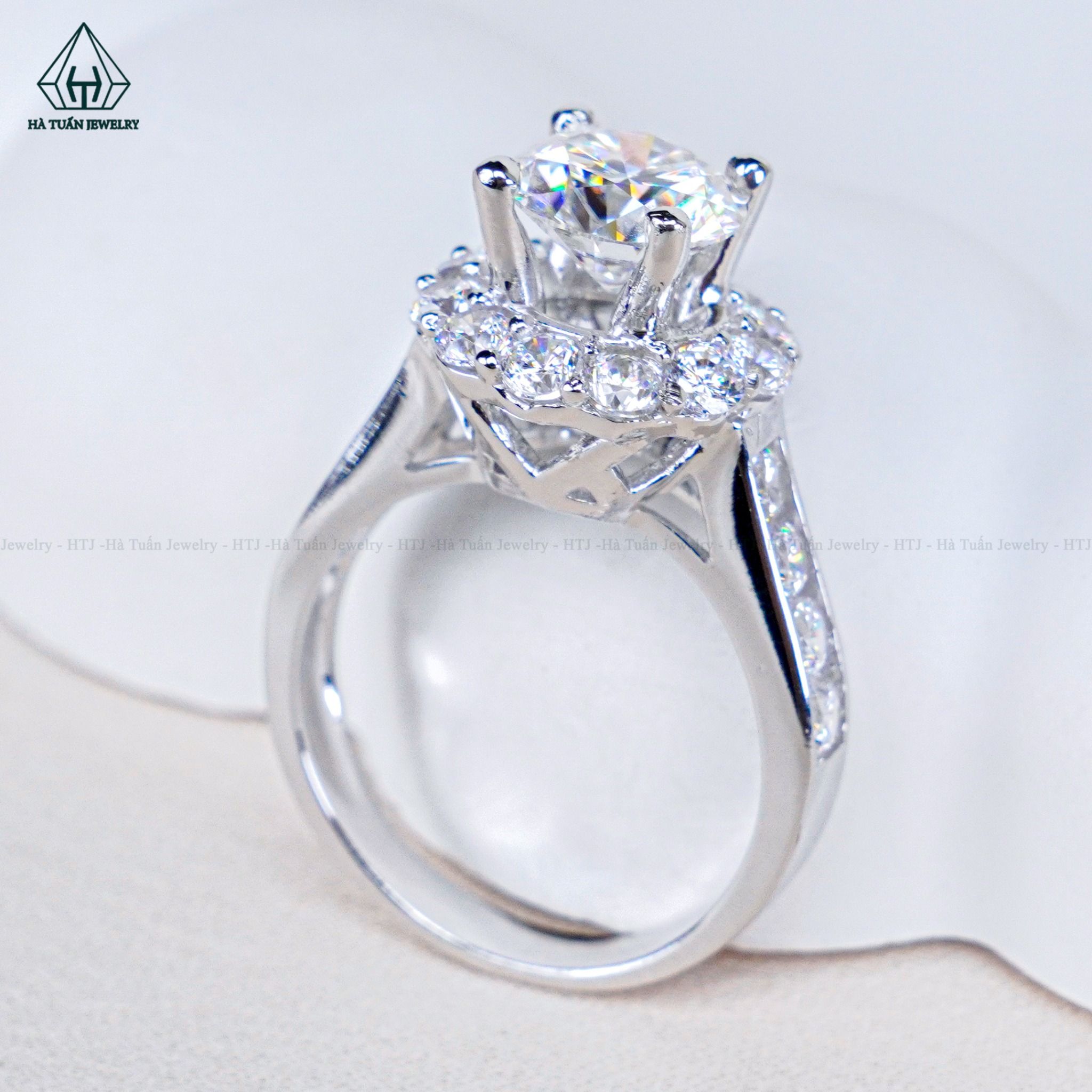 RX542 7.5mm Nhẫn nữ hoa đá tròn