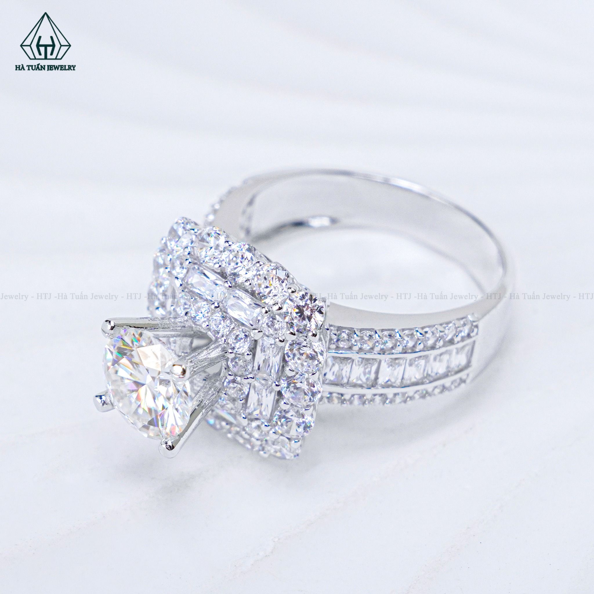 RX543 7mm Nhẫn nữ vuông đá