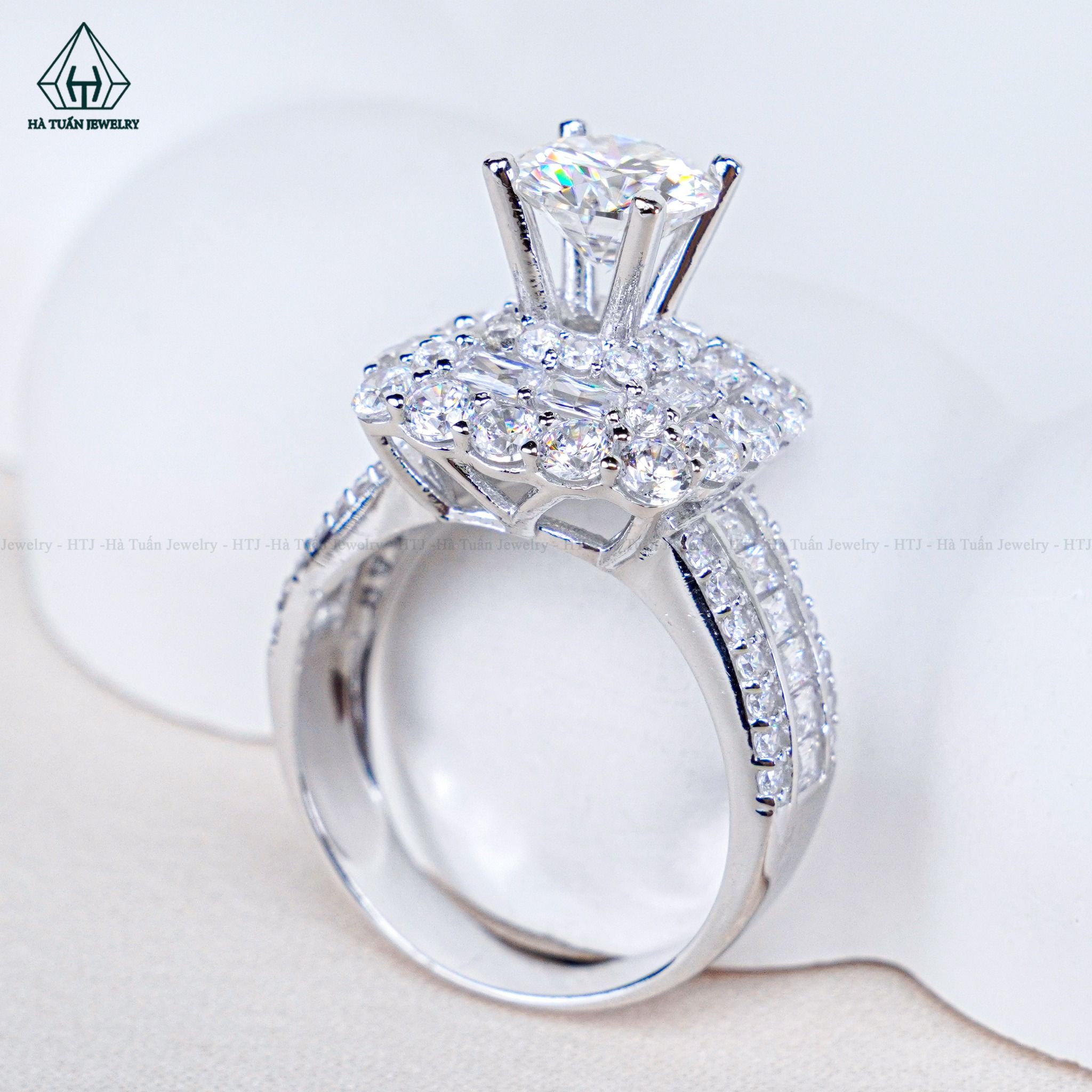 RX543 7mm Nhẫn nữ vuông đá