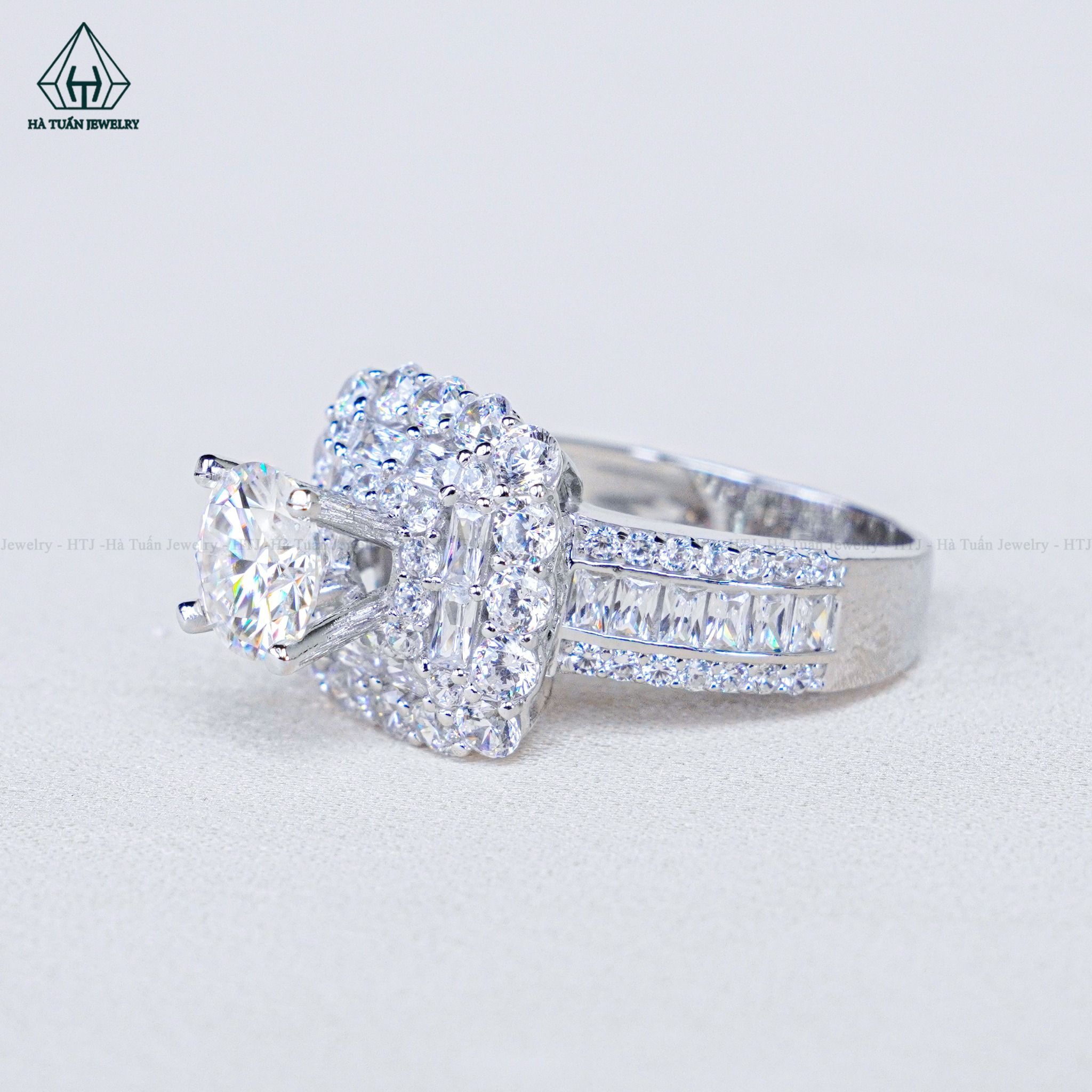 RX543 7mm Nhẫn nữ vuông đá
