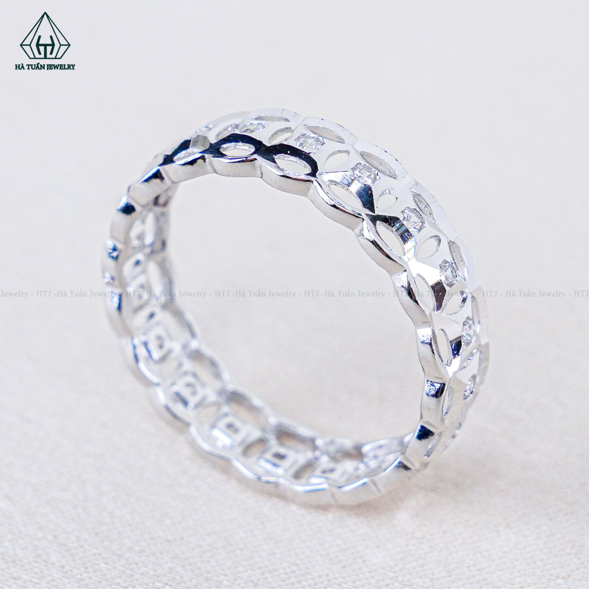 R968 Nhẫn nữ kim tiền đá