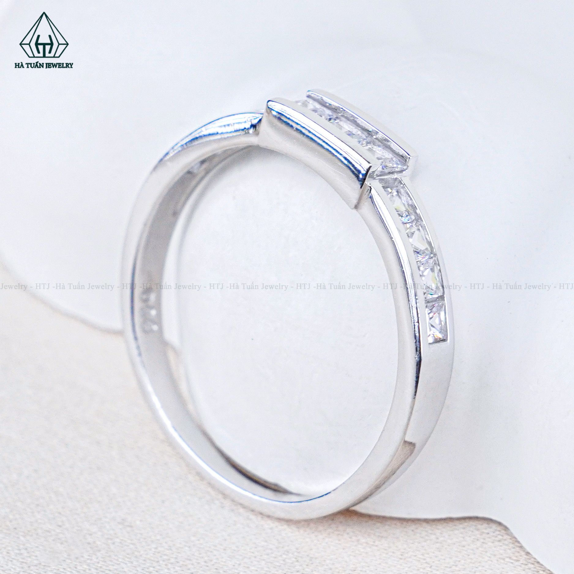 R976 Nhẫn nữ princess