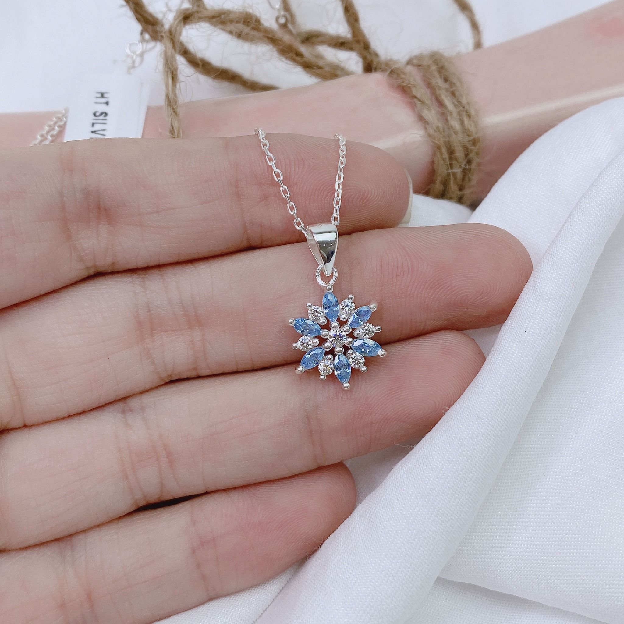 Dây chuyền hoa đá xanh N445