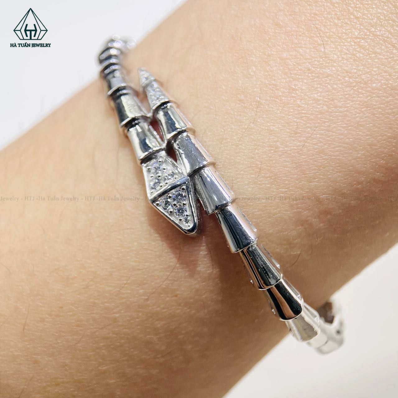 B917 Lắc tay rắn