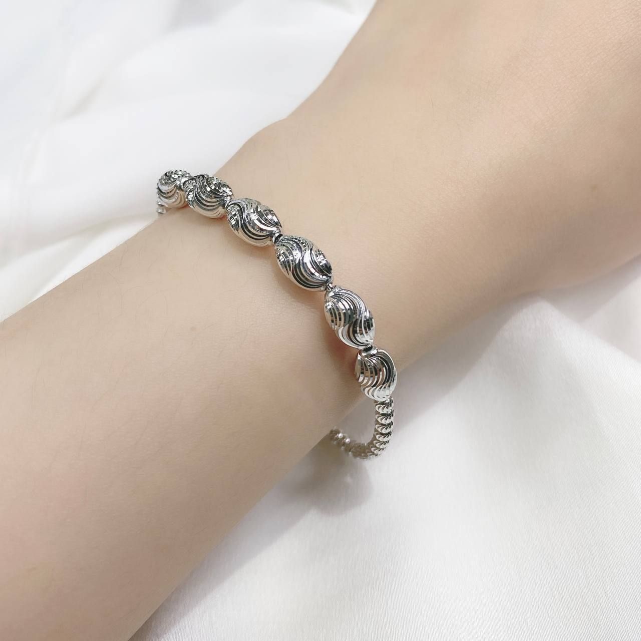 B853 Lắc tay bi tròn dài