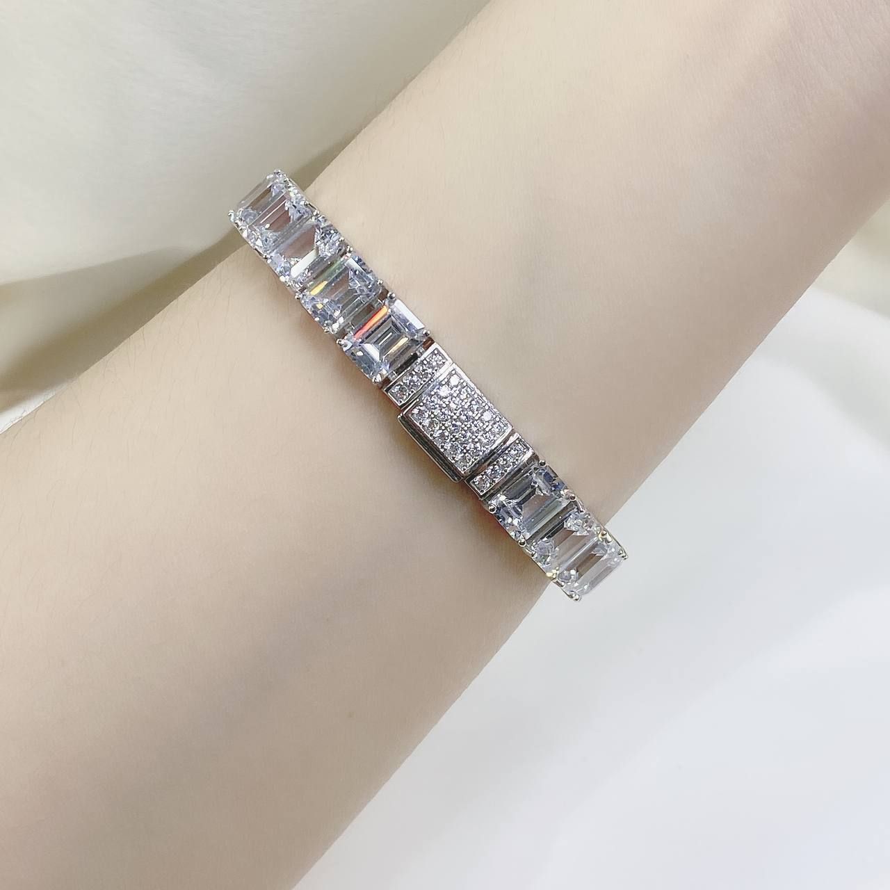 B862 Lắc tay Emerald 6x8 CZ
