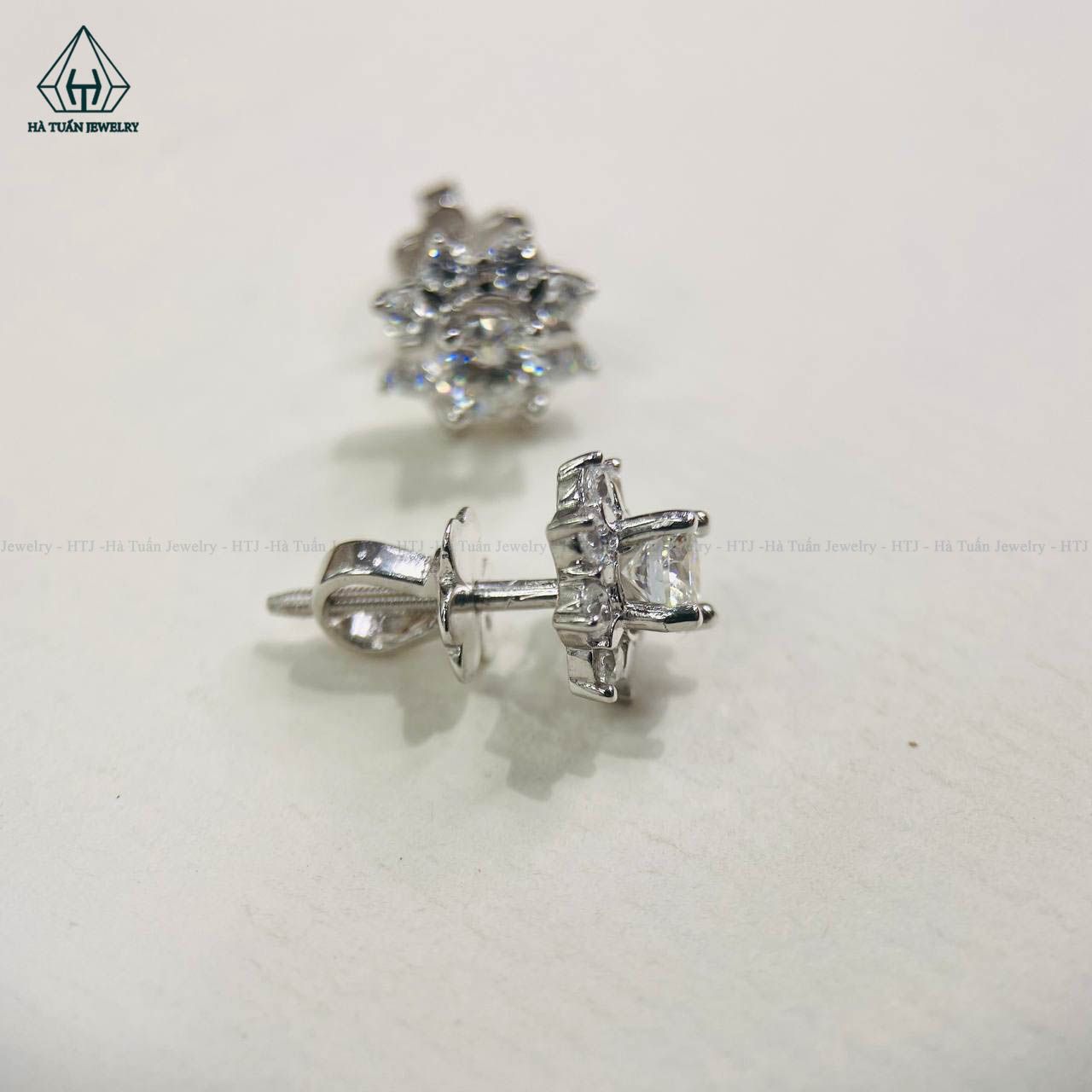 EX412 4.5mm Bông tai 8 cánh nhọn