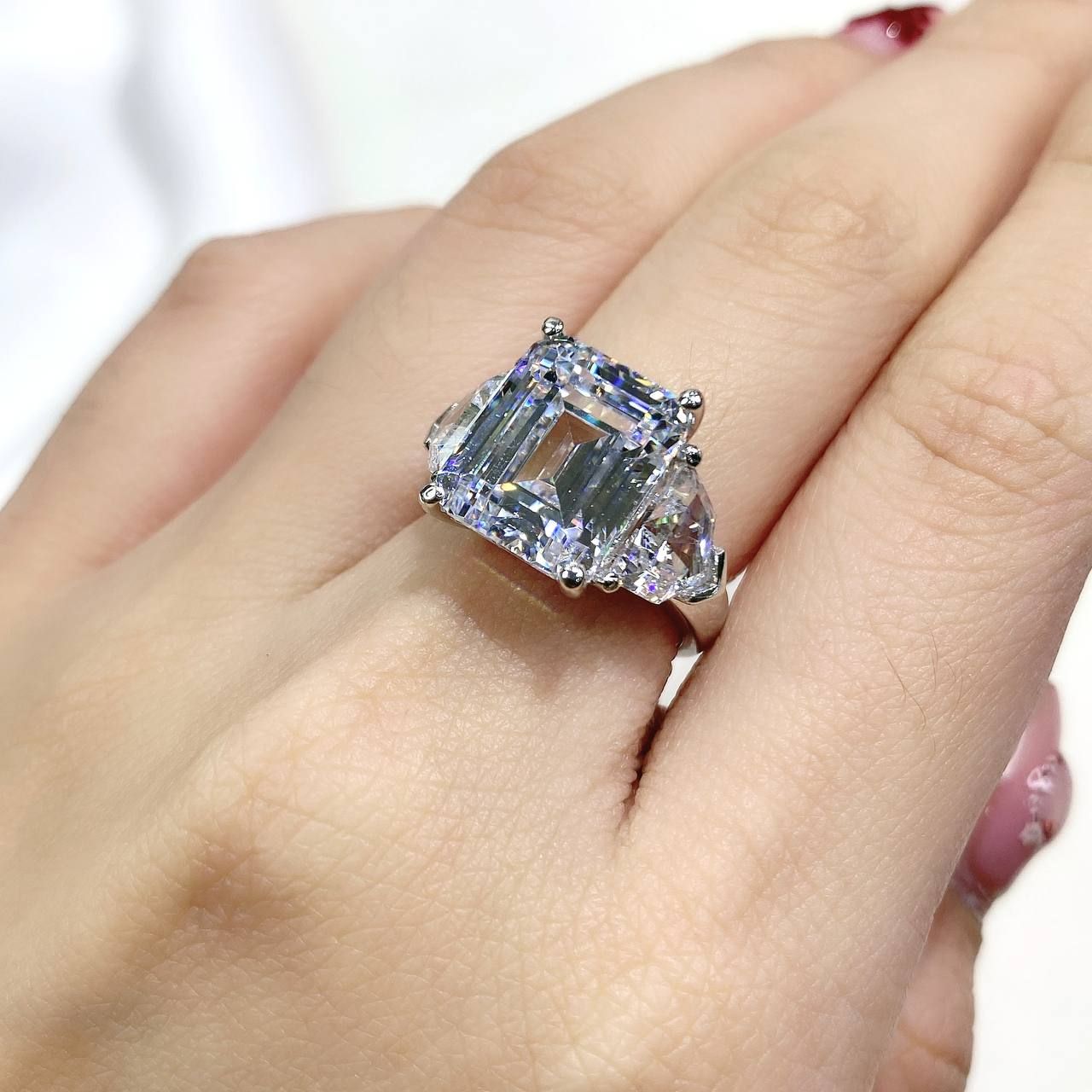 R938 10*12mm Nhẫn nữ đá Emerald