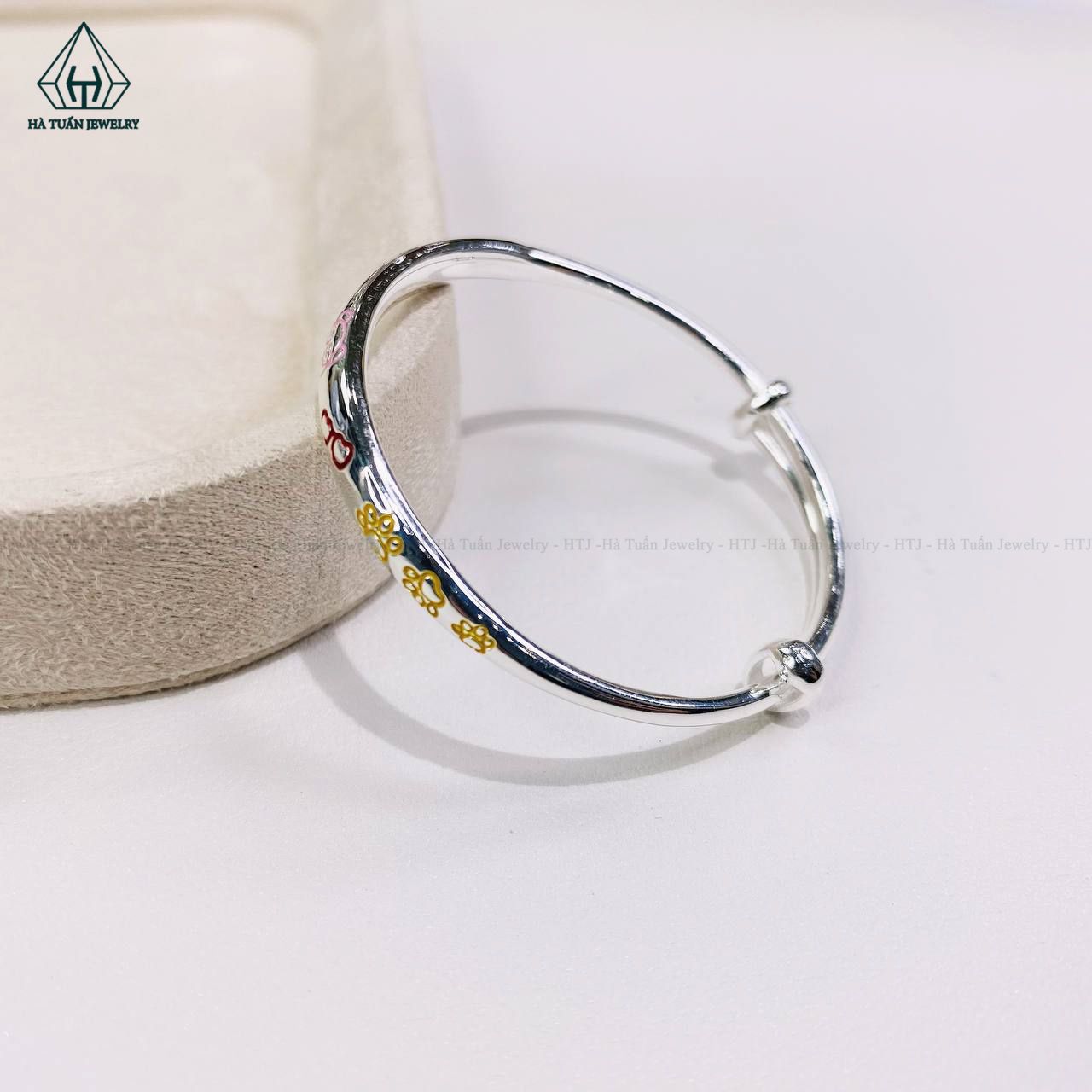 BB087 Vòng tay bé gấu