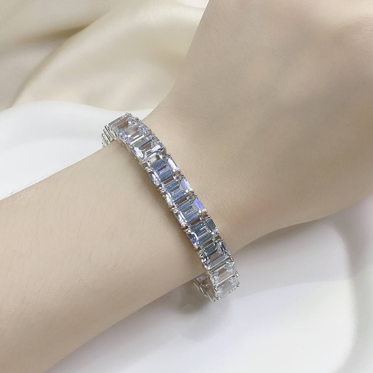 B862 Lắc tay Emerald 6x8 CZ