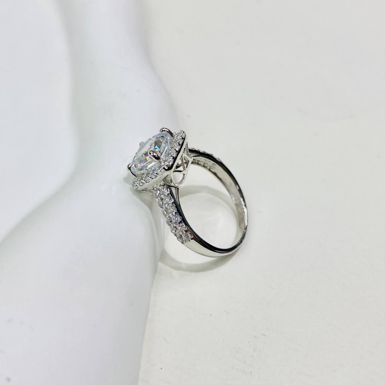 R940 Nhẫn nữ chủ CZ Cushion 7mm