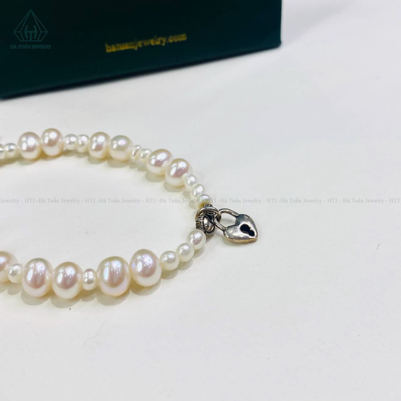 PE008 Vòng ngọc trai phối charm tim