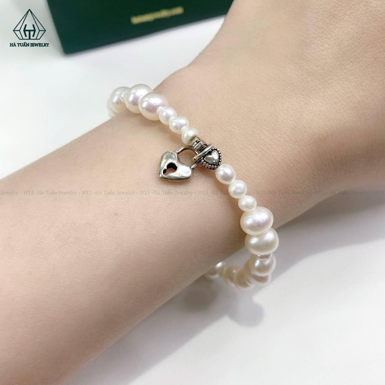 PE008 Vòng ngọc trai phối charm tim