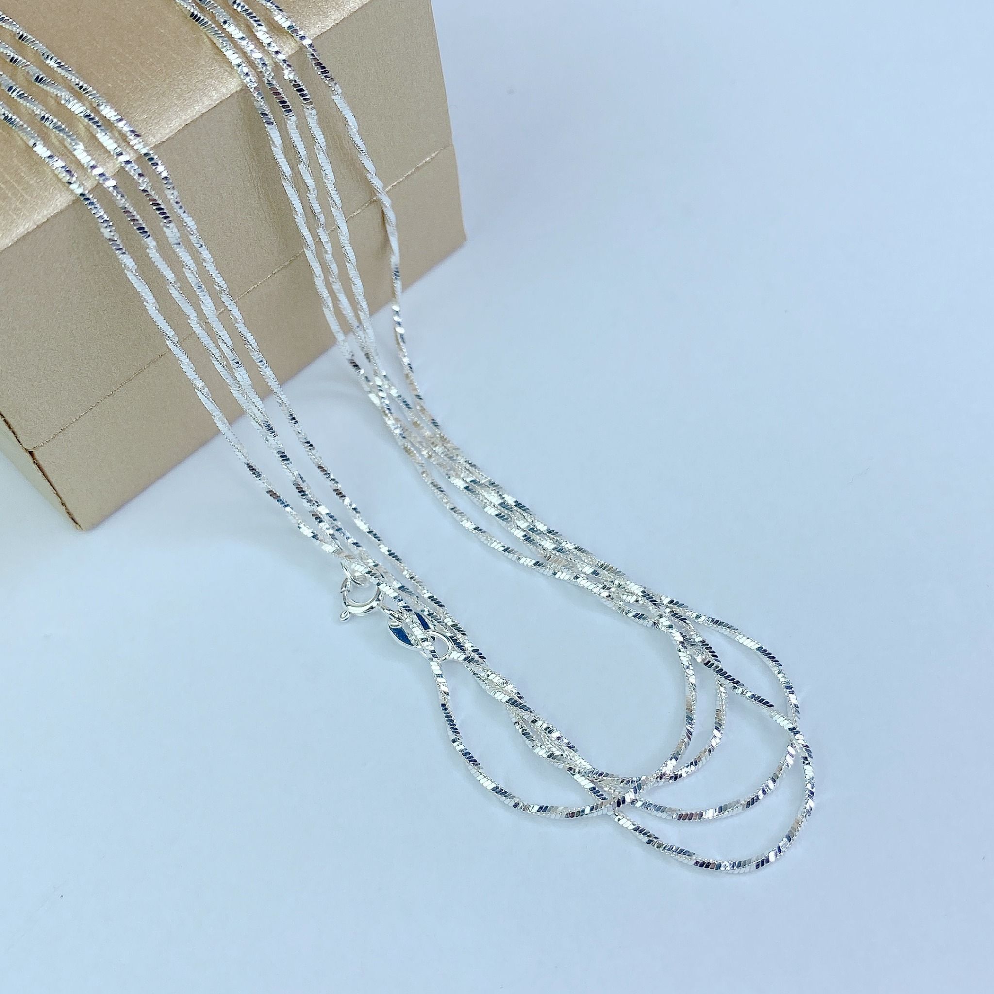 NC153 Dây chuyền hộp xoắn