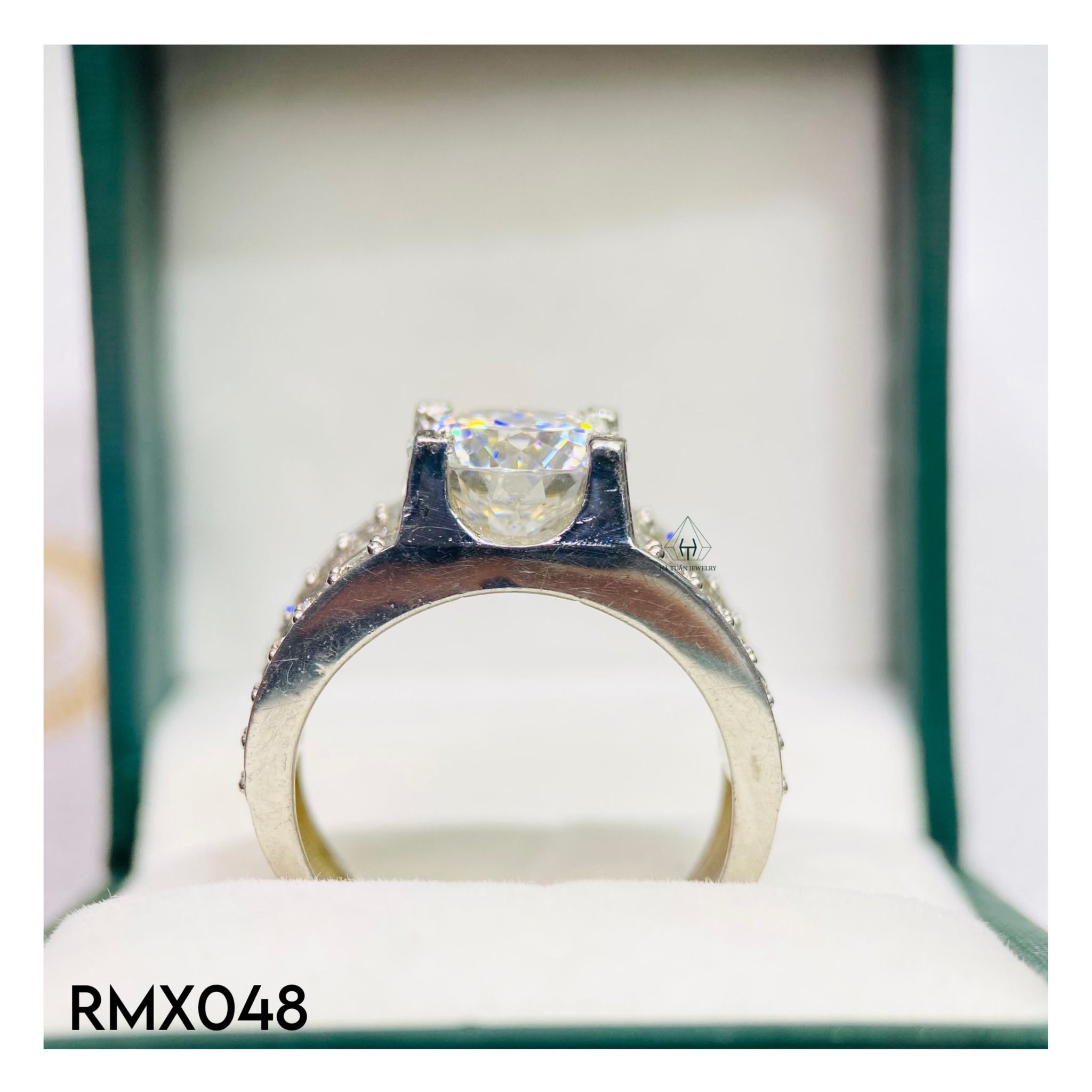 RMX048 10mm Nhẫn nam viền 3 hàng đá