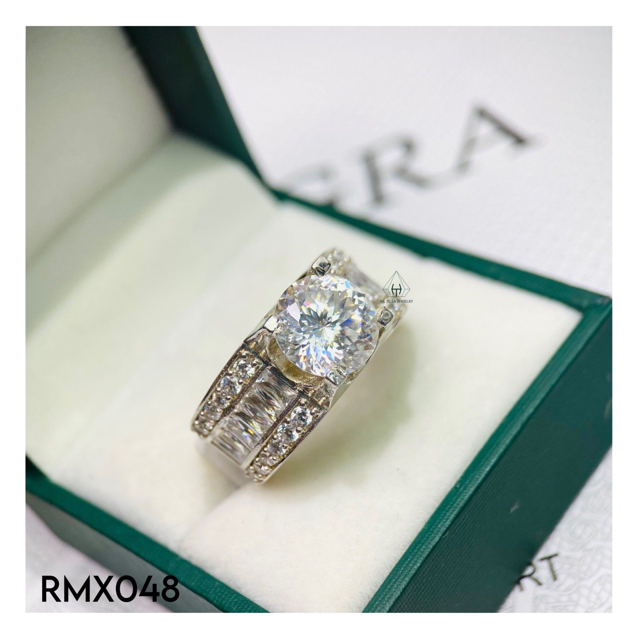 RMX048 10mm Nhẫn nam viền 3 hàng đá