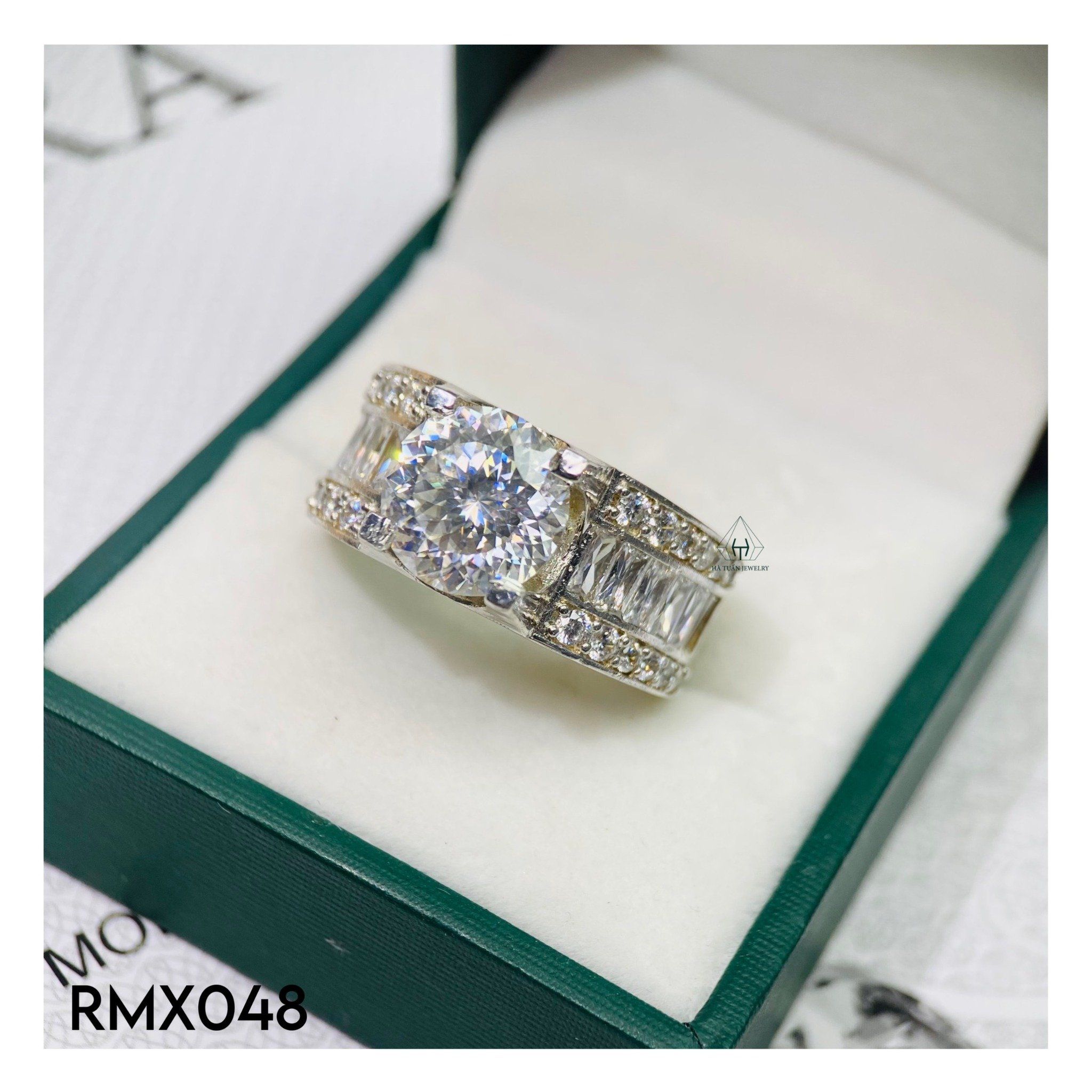 RMX048 10mm Nhẫn nam viền 3 hàng đá