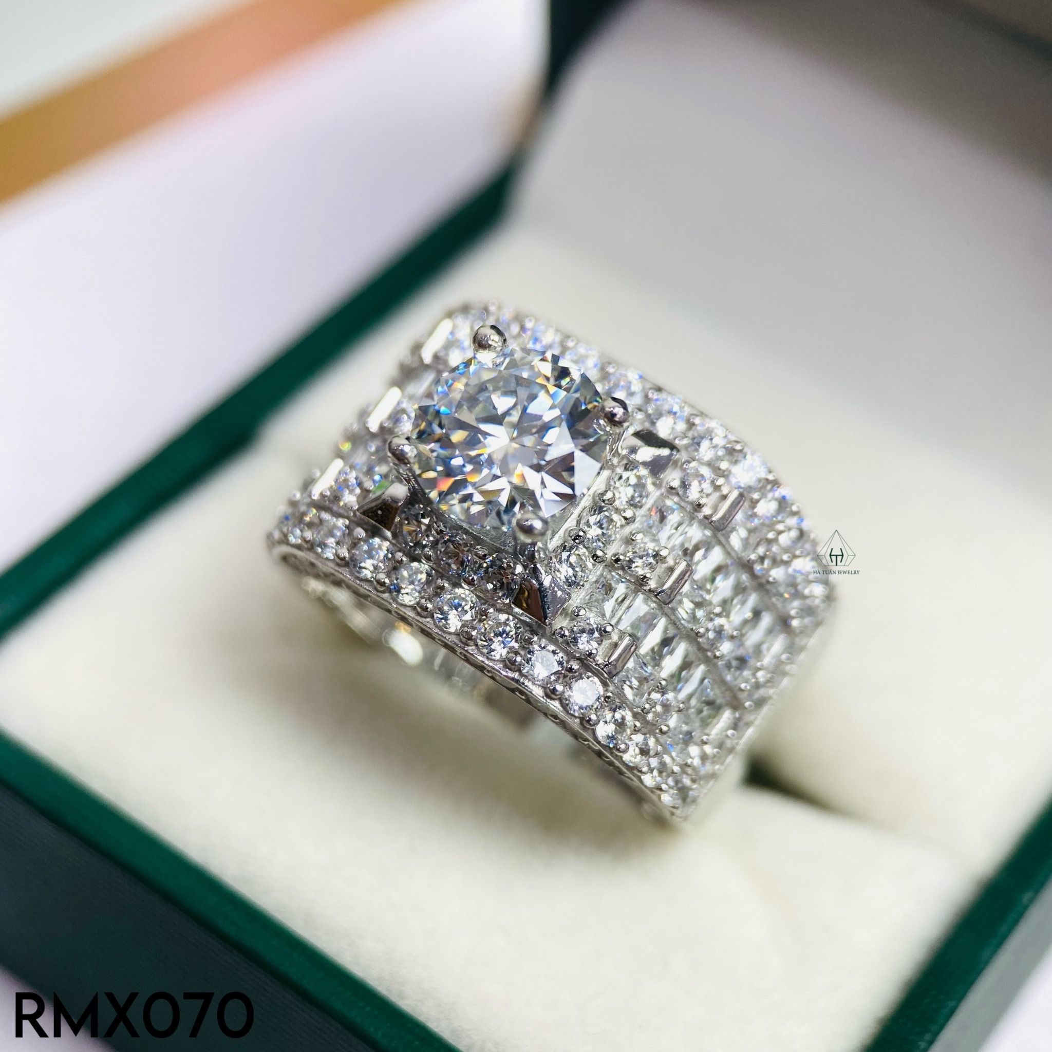 RMX070 8mm Nhẫn nam viền đá