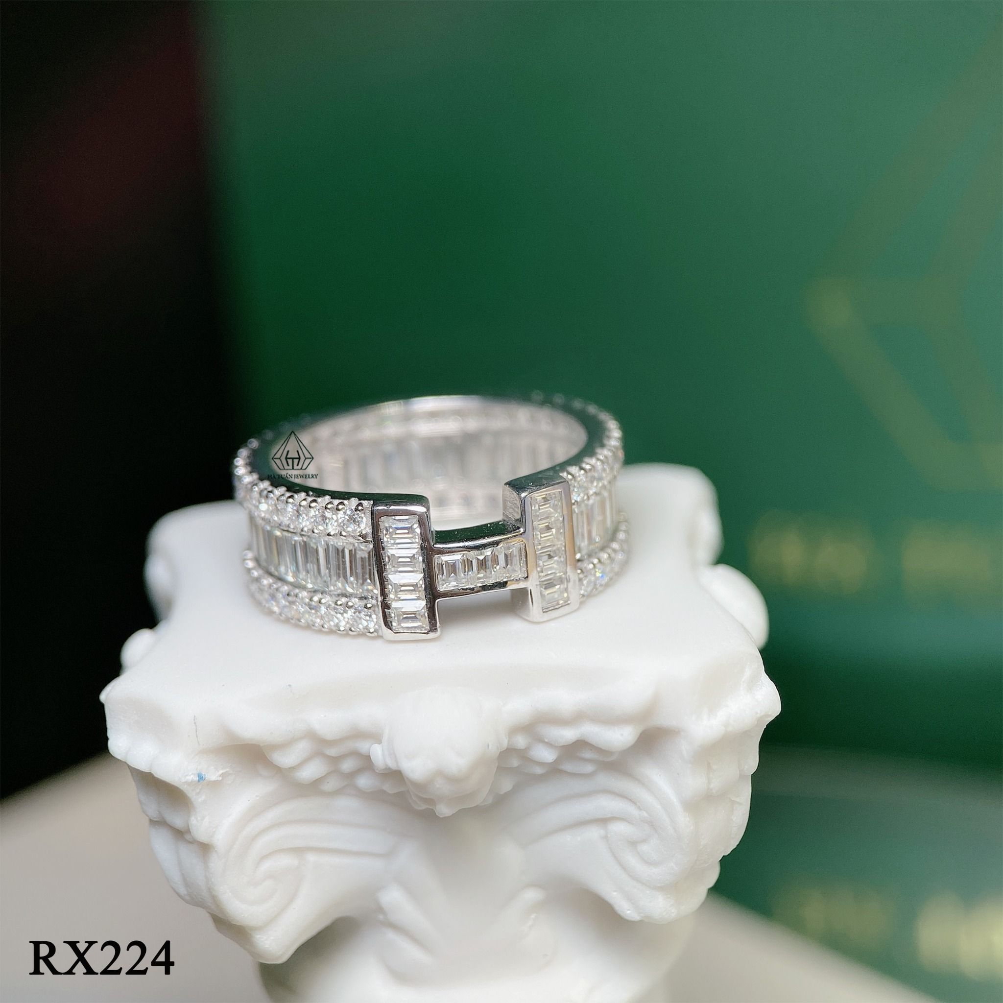 RX224 FULL MOIS chữ H
