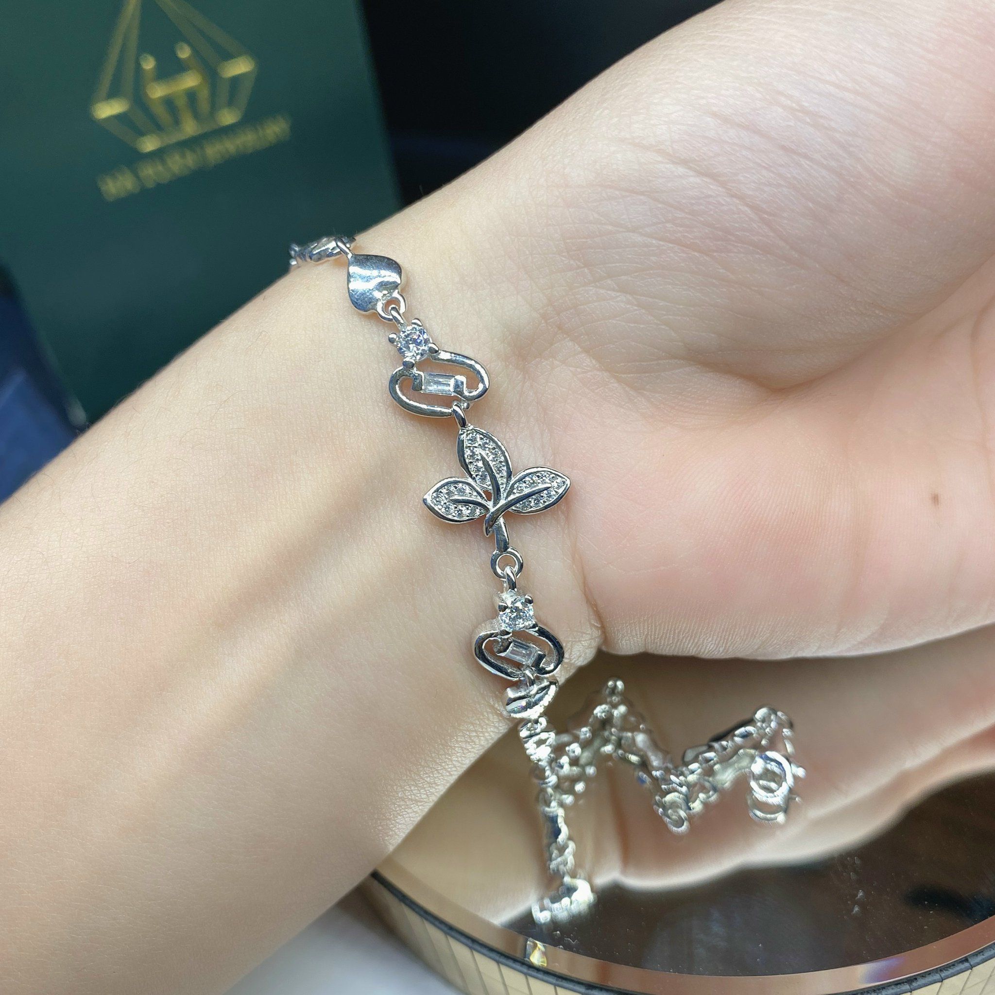 B795 Lắc cỏ 3 lá đồng tiền