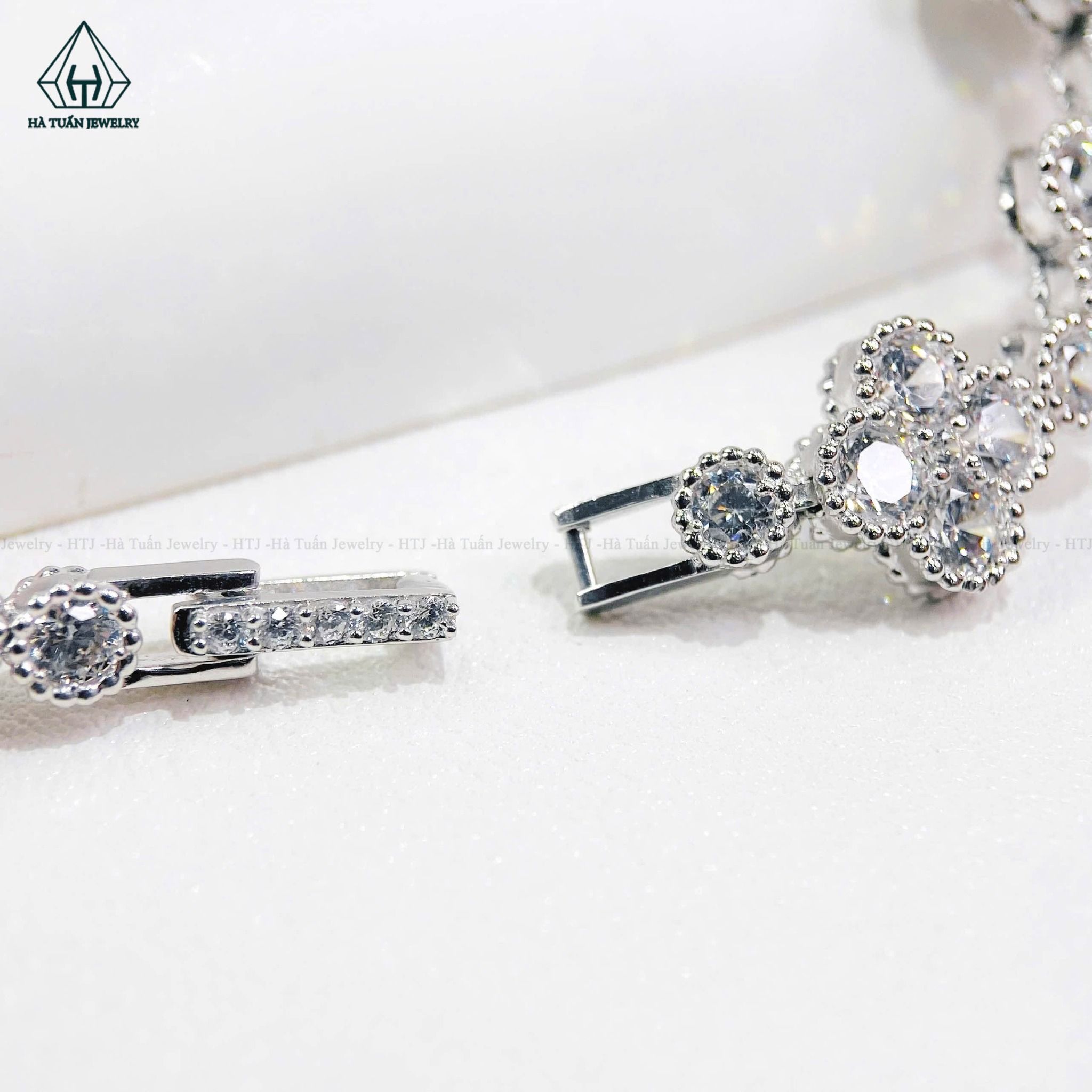 B021 Lắc tay Van 9mm