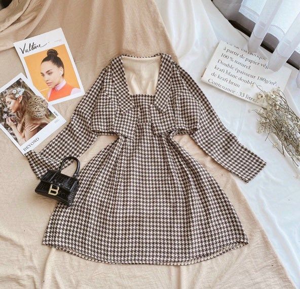 Set đầm nâu + áo vest lửng