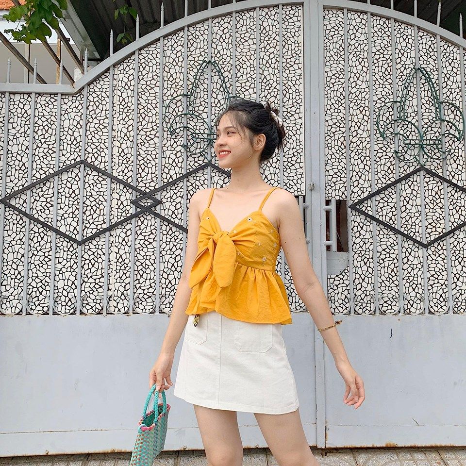 Áo 2 dây vàng cột nơ ngực