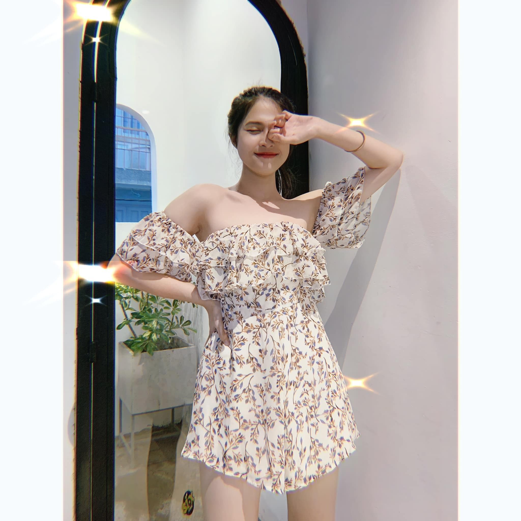 Jumpsuit hoa trễ vai