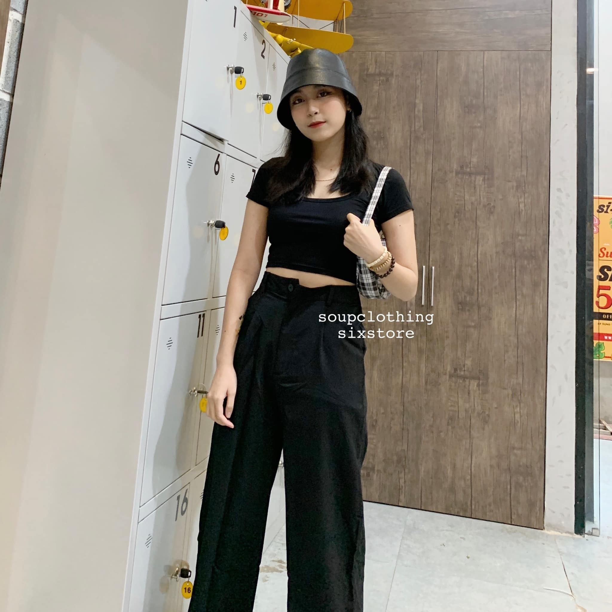 Set áo crop đen + quần suông
