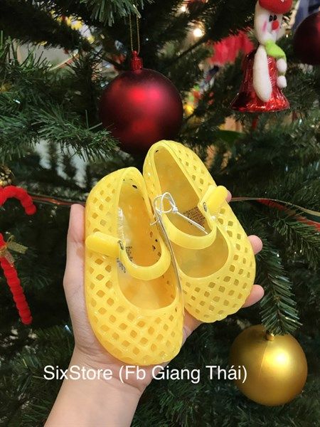 Sandal rọ thơm Old Navy