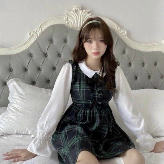 Đầm caro xanh cổ sen