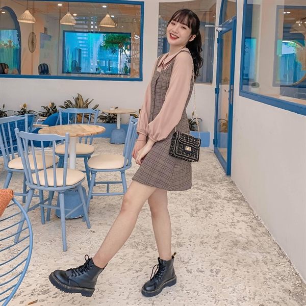 Set áo sơmi bèo + yếm cr nút ngọc