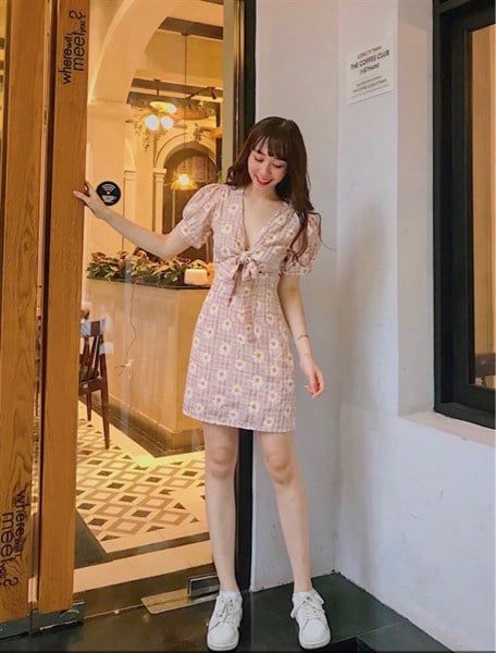 Đầm hoa cúc hồng cột nơ ngực
