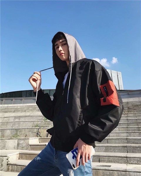 Áo khoác dù phối nón tay khoá zip Biedee