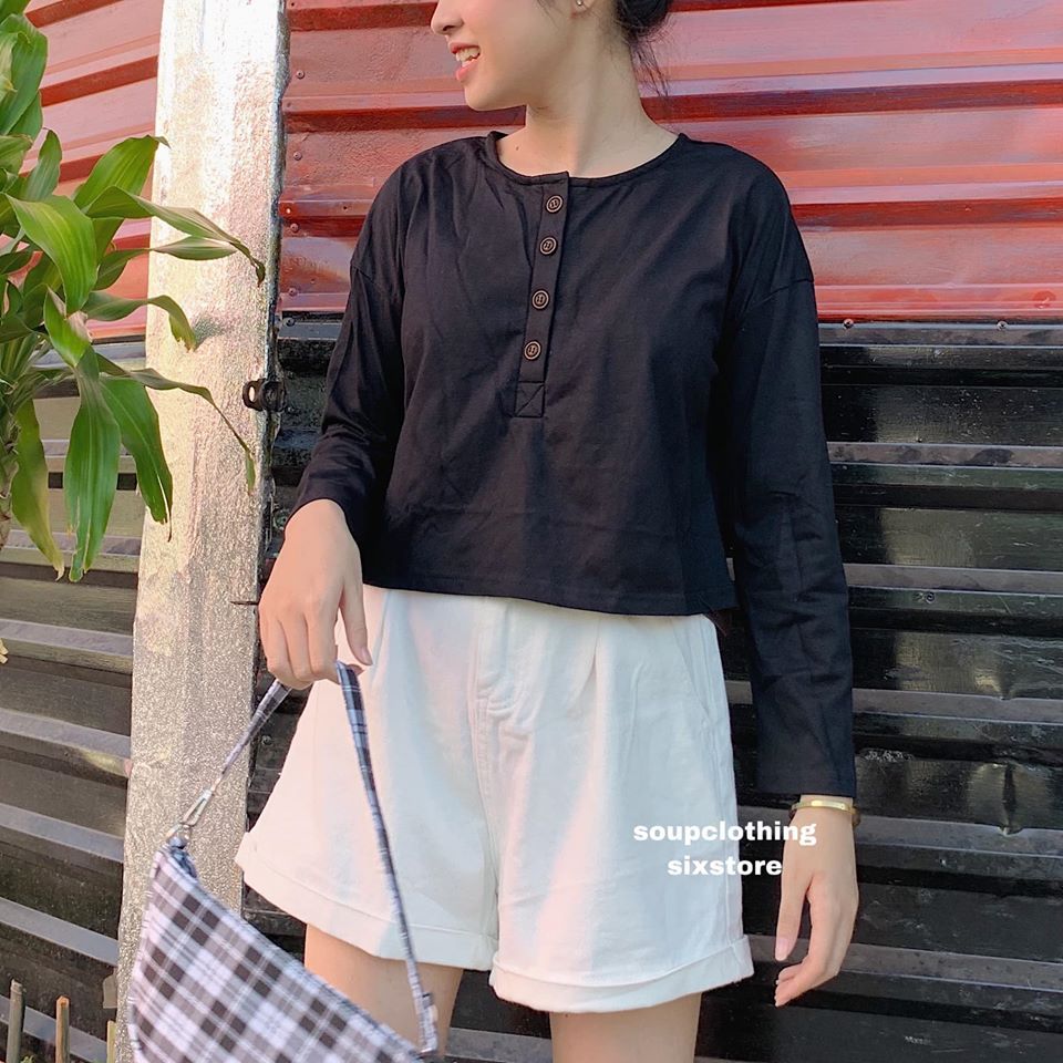Áo tay dài phối nút gỗ