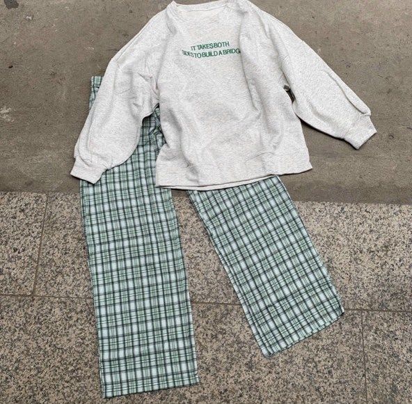Set áo sweater + quần caro