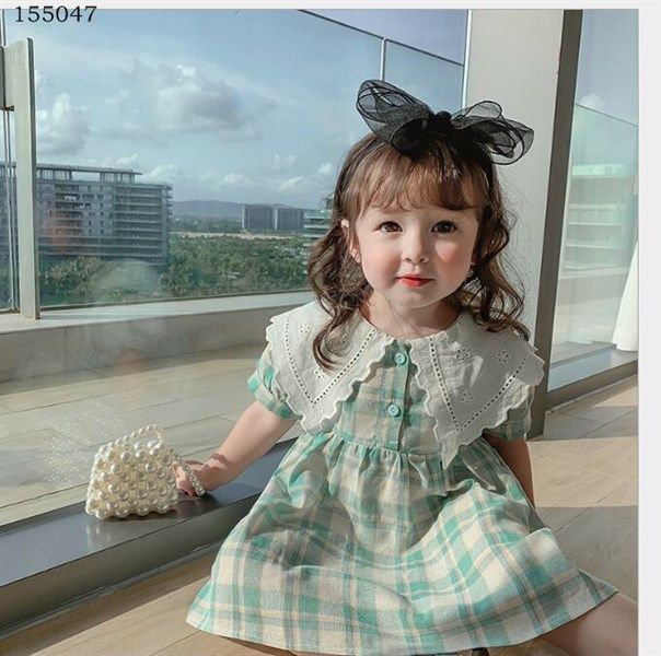 Váy babydoll cổ ren