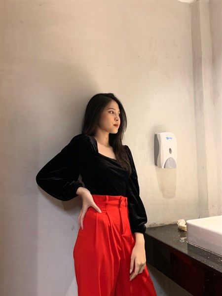 Áo nhung cổ vuông