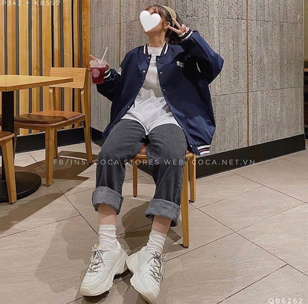 Áo khoác bomber chữ thêu