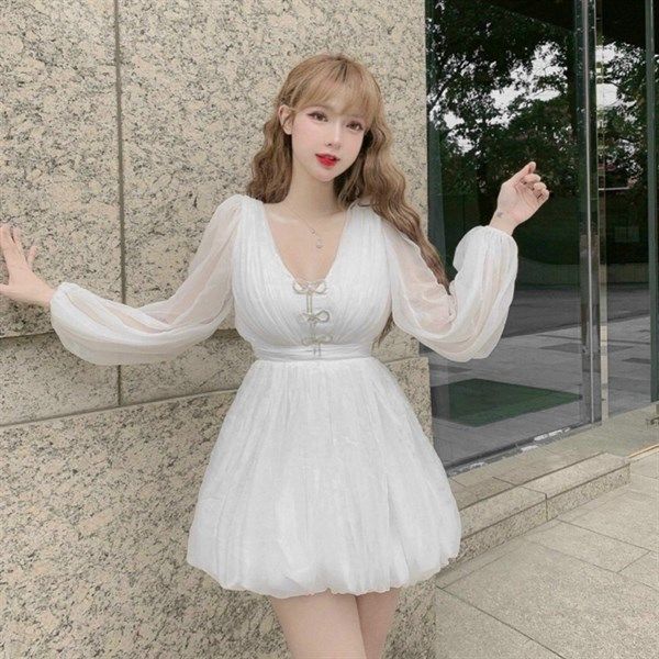 Đầm trắng voan đính nơ đá
